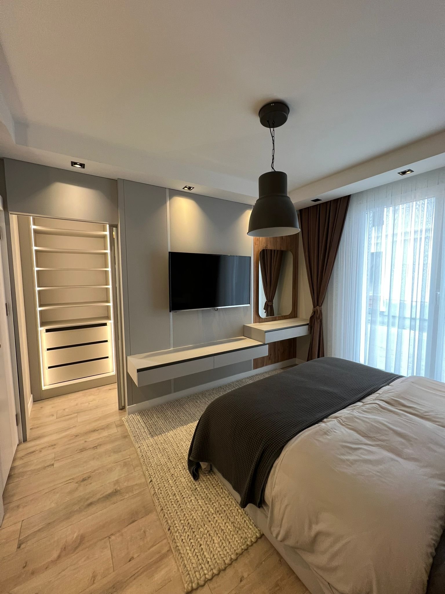 MAIN-BEDROOM-3